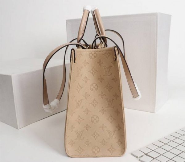 Replica Louis Vuitton Monogram Empreinte Giant Onthego MM Bag In Beige - Image 3