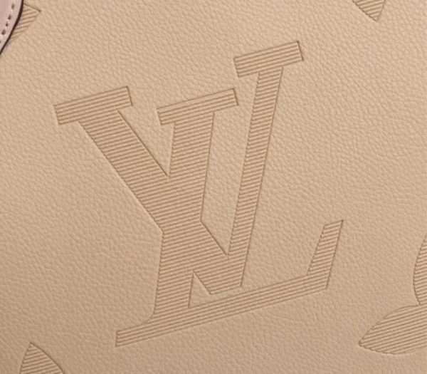 Replica Louis Vuitton Monogram Empreinte Giant Onthego MM Bag In Beige - Image 8