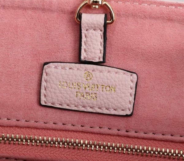 Replica Louis Vuitton Monogram Empreinte Leather Onthego MM Bag In Pink - Image 7