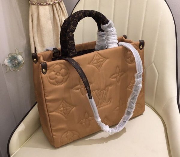 Replica Louis Vuitton Econyl Regenerated Nylon Onthego GM Tote In Beige - Image 4