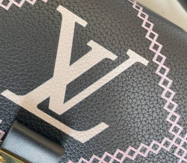 Replica Louis Vuitton Spring 2022 Monogram Empreinte Pochette Metis Handbag In Black - Image 8